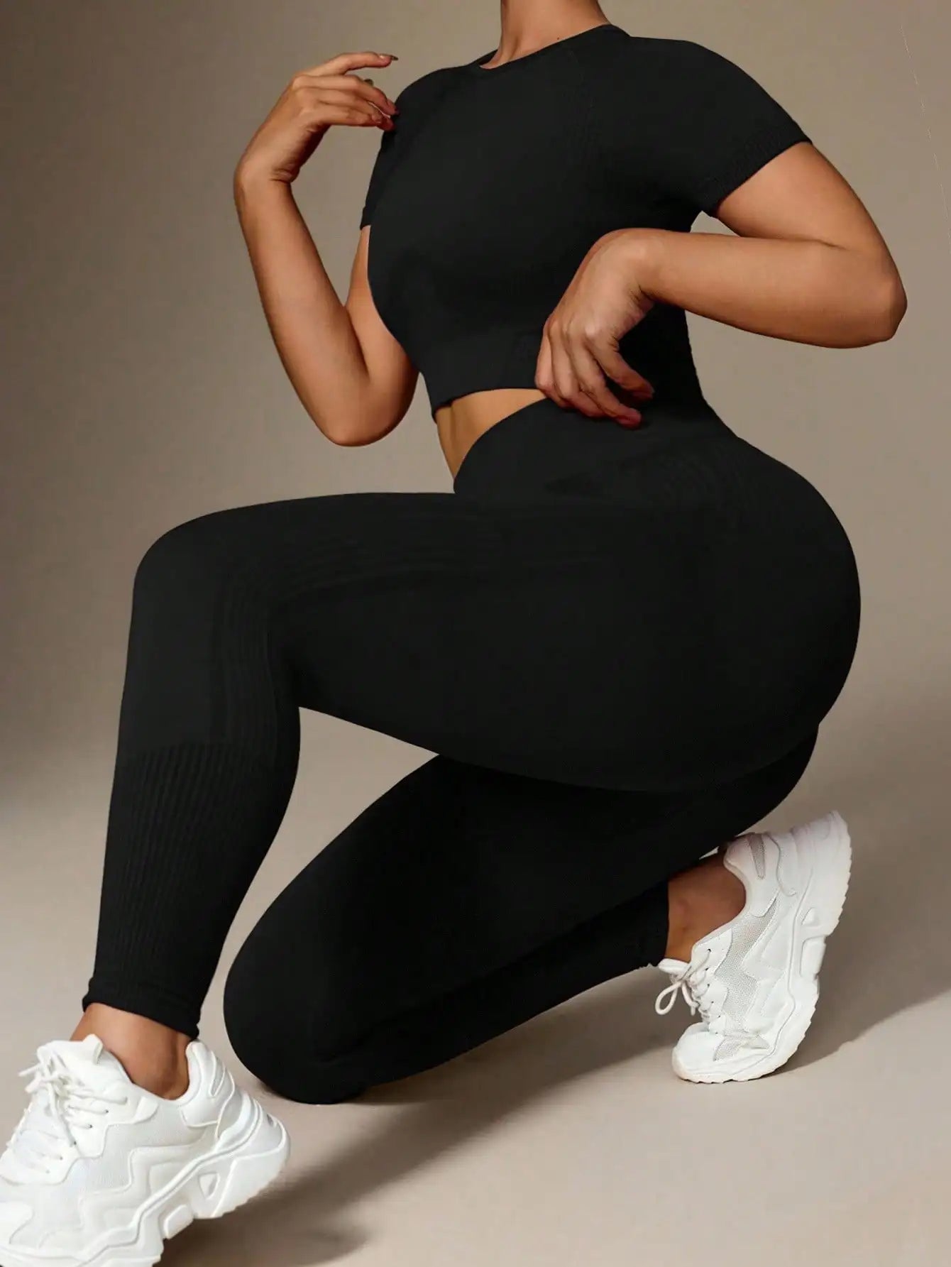 Ribbed Workout Set With Crop Top And High Waisted Leggings